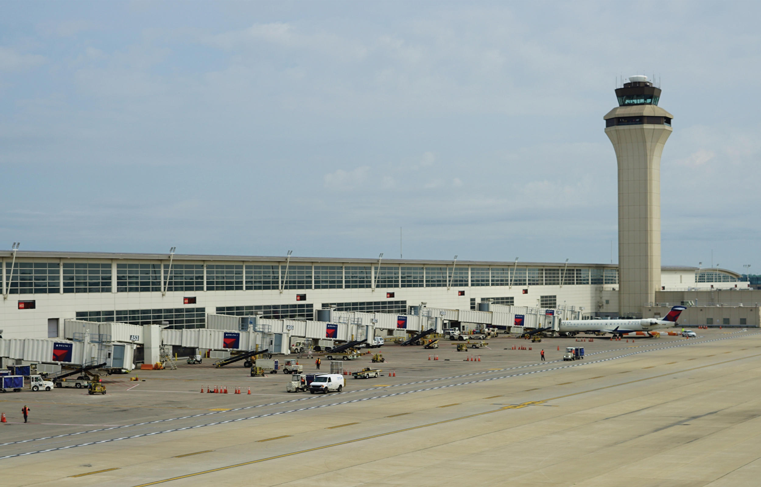 detroit_metropolitan_wayne_county_airport_2500x1600